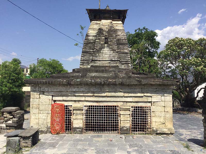 An exotic place to capture 3D images: the temple at Ranihat