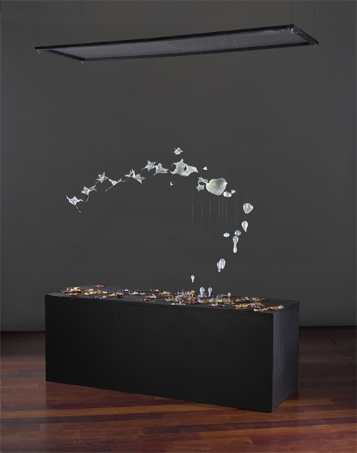“Əvolution”, de Yuko Oda, mezcla piezas de la naturaleza orgánicas e impresas en 3D “Əvolution”, de Yuko Oda, mezcla piezas de la naturaleza orgánicas e impresas en 3D
